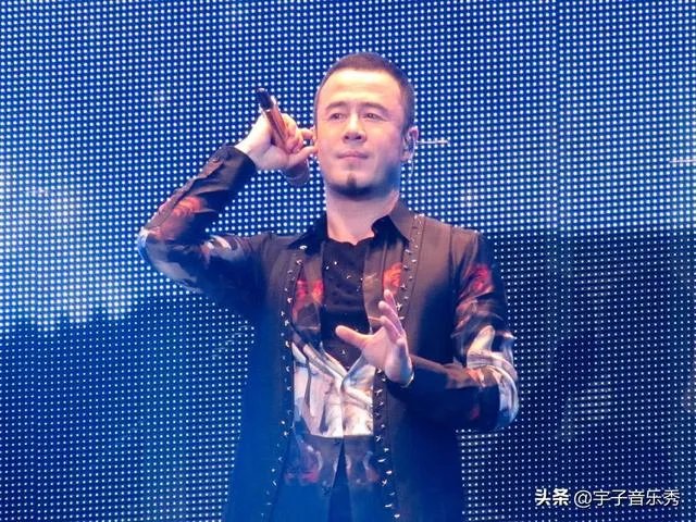 网红怒怼杨坤，你认为杨坤的音乐成就怎么样？