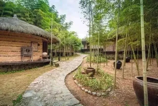 【莫干山民宿游学】探秘裸心堡等8大网红民宿的经营之道，学习7位行业大咖的民宿“真经”