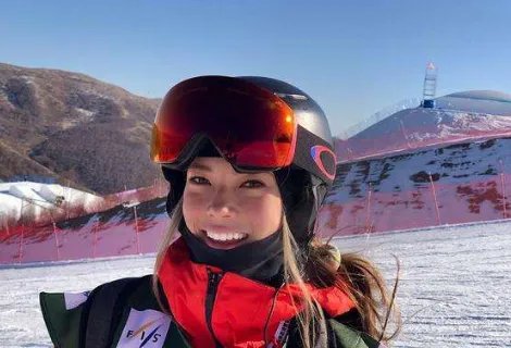 归化天才朱易接连失误被批，谷爱凌14字回应，你如何看待此事？