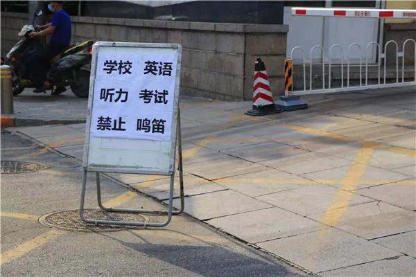 李华终于毕业了，钉子户李华不写信对你伤害有多大？