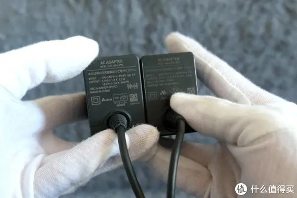 瞎摸瞎玩 篇二十八：来了来了，OLED来了——任天堂Switch OLED版本开箱与简单对比