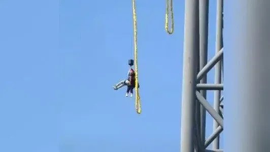 辽宁本溪一游客蹦极遇停电被倒挂半小时，这样会带来哪些风险？