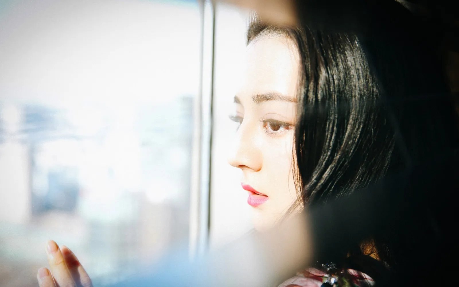 何雯娜梁超宣布订婚，世界冠军都有了对象，我们该怎么追求自己的爱情？