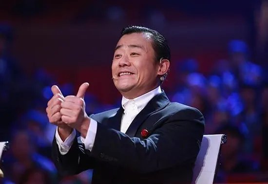 贬低郭德纲太俗，骂徐峥是头猪，枪毒案后销声匿迹的周立波，如今怎么样了？