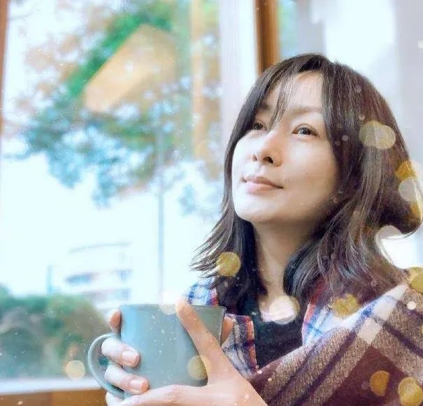 当年大红的她瞧不起赵薇，如今沦为龙套配角，你知道是谁嘛？