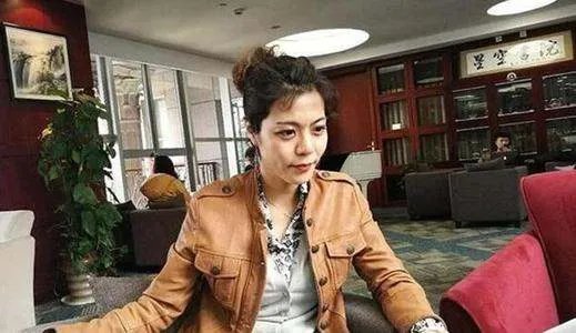 复旦大学老师陈果讲课有什么特点?为什么她如此红?