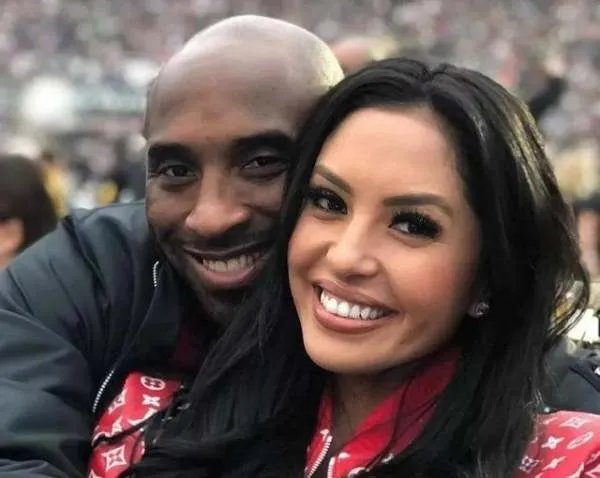 瓦妮莎科比相爱多年，为何科比走后，还有那么多人追她？