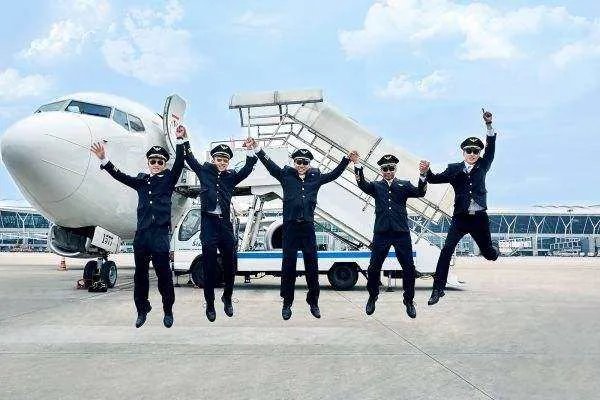 金鹏航空是廉价航空吗?可以说说吗?