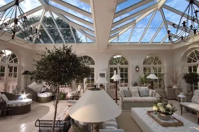 冬日里的花园阳光房，尽享暖暖的春色