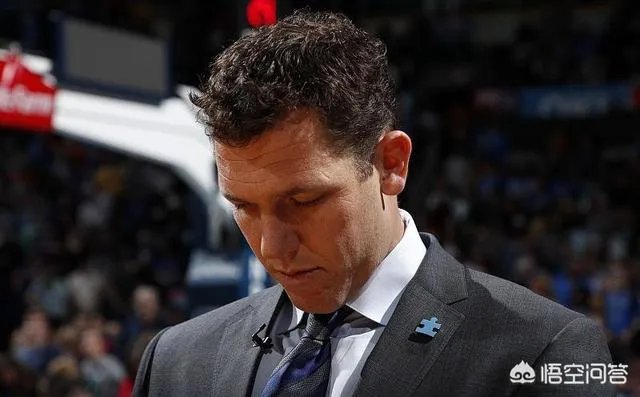 卢克沃顿正式下课了，那么谁会成为紫金军团的主帅？不会又是泰伦卢吧？