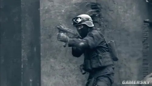 《爱情公寓3》惊现真人版CS 学习小胖作弊瞄准