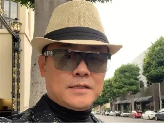 周立波豪宅内宴请滑稽戏前辈，霸气回应：一切正在开始，他还能开始吗？