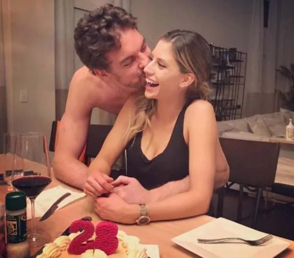 加索尔妻子有多美？