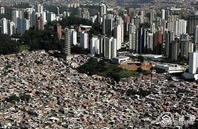 印度最大贫民窟新冠确诊病例过百，这一情况意味着什么？