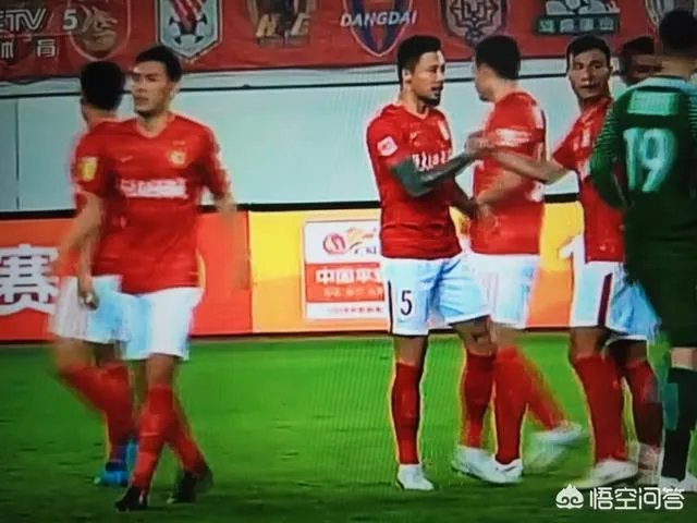 上海上港拿下广州恒大后实际上已经拿下了中超冠军，你认为这对中国足球是好事吗？