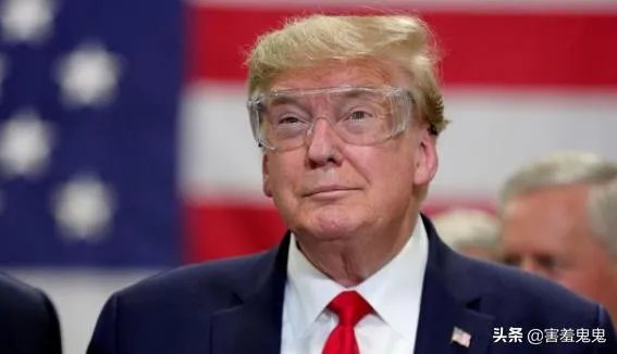 特朗普参观口罩工厂，只戴护目镜，坚决不戴口罩，对他的这波操作，你怎么看？