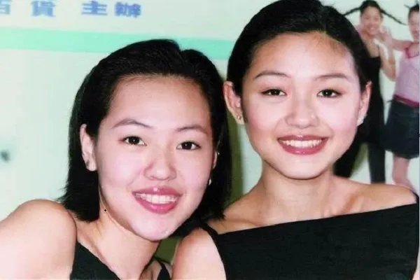 明明大小S长得一样，怎么那么多人都说大S更好看？