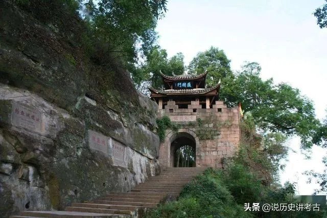 入选2018年全国十大考古发现之一的重庆钓鱼城遗迹包含什么？