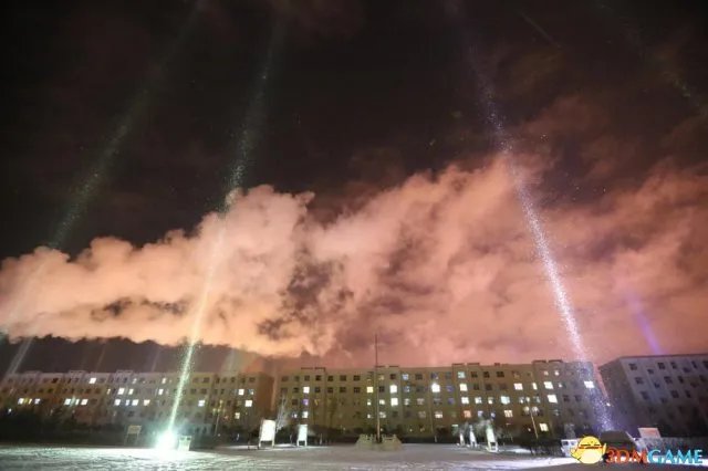 组图：内蒙古现罕见“日柱”现象 城市夜空如梦如幻