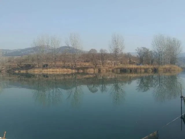 上联,冬风暖阳欺烟雾?