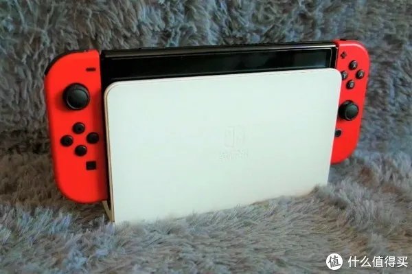 瞎摸瞎玩 篇二十八：来了来了，OLED来了——任天堂Switch OLED版本开箱与简单对比