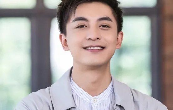 李佳航参加节目后，为什么被网友批评？