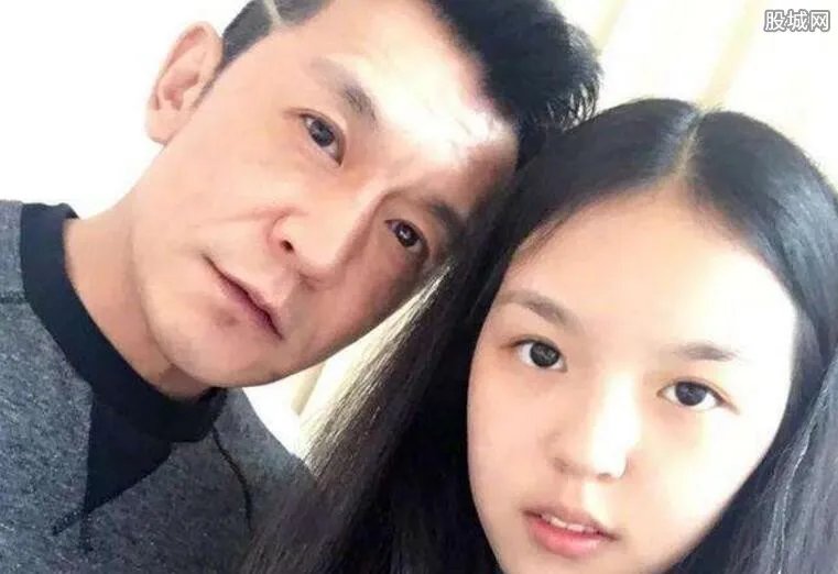 李咏的老婆是谁 李咏及老婆二人个人资料曝光