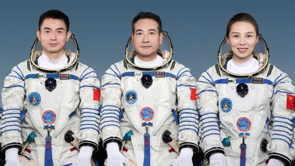 神舟13号航天员完成出舱任务，他们完成任务的过程是否顺利？