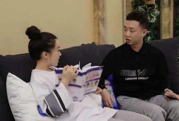 被称是极品穷人的陈小春，资产身价到底有多少？