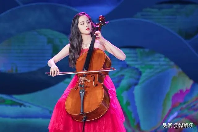 欧阳娜娜家里有钱，她身材好、长相甜美，你喜欢她吗？