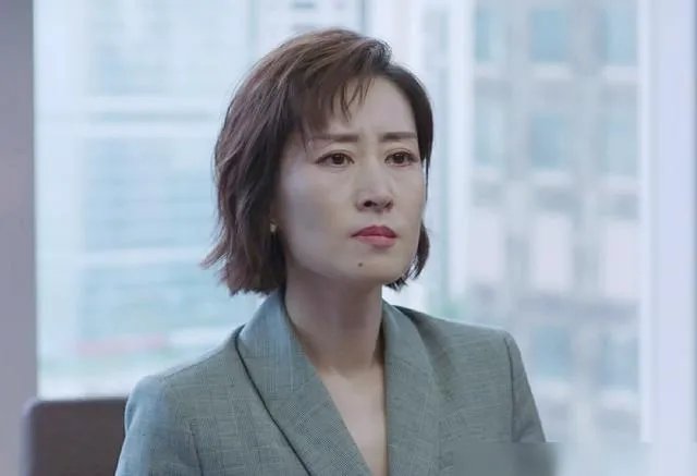 为什么刘敏涛能凭借一首歌一夜爆红？