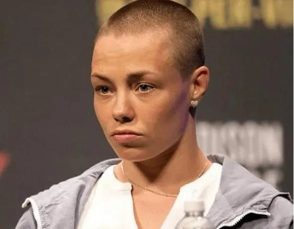 泰森一边倒看好罗斯，方便对张伟丽赞不绝口，最强头衔花落谁家？