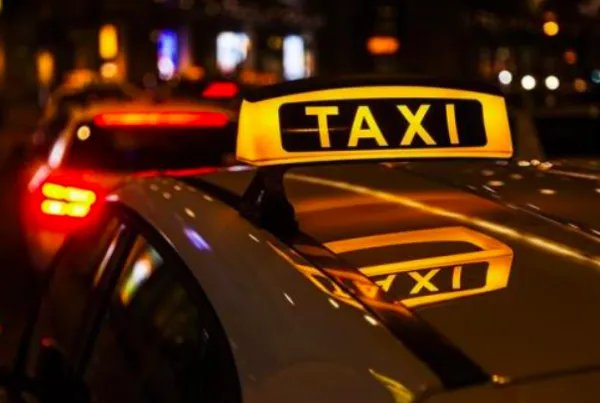 如果滴滴和美团因为不整改而下架了，会给滴滴和美团带来多大的损失？