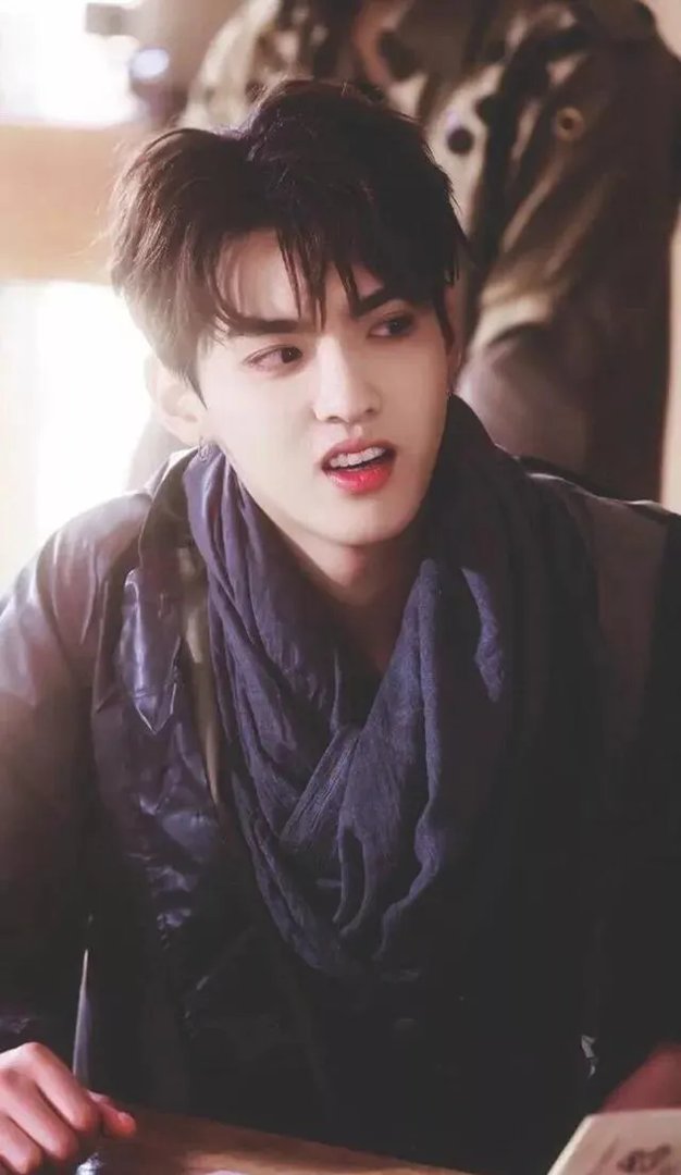 丁俊晖网吧玩游戏上热搜，娱乐圈有哪些喜欢“泡网吧”的艺人？