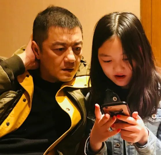 李嫣深夜发文被指大尺度,疑似少女青春期萌动,你怎么看?