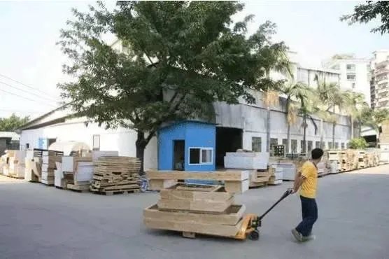 他坚持创业30年，从几间铁皮厂房到年产值数十亿！