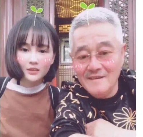 赵本山网红女儿高调曝光妈妈捧场，儿子为何却几乎从不抛头露面？