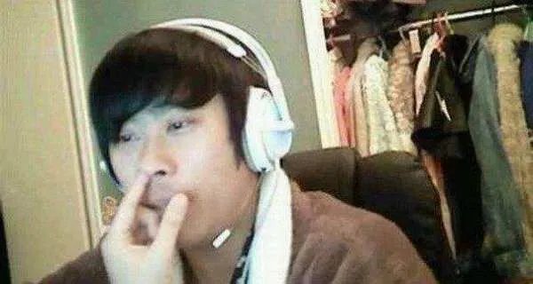 lol55开和马飞飞怎么认识的？