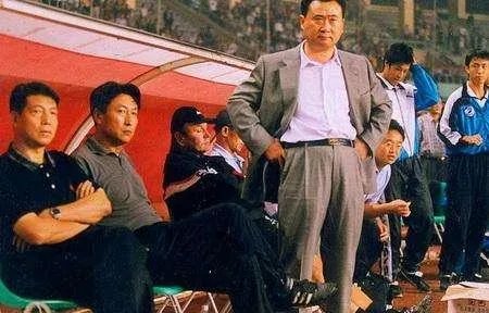 马云和王健林，谁更热爱中国足球？