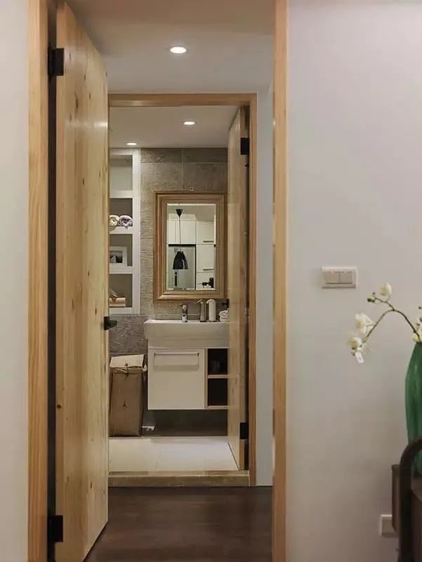 99平米二居室装修，卫生间比较小能不能也装成这样