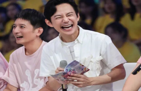 吴昕和李维嘉是什么关系,为什么两人的鼻子那么像?