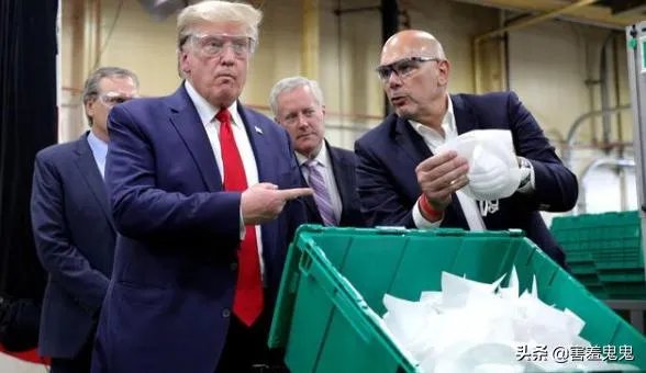 特朗普参观口罩工厂，只戴护目镜，坚决不戴口罩，对他的这波操作，你怎么看？