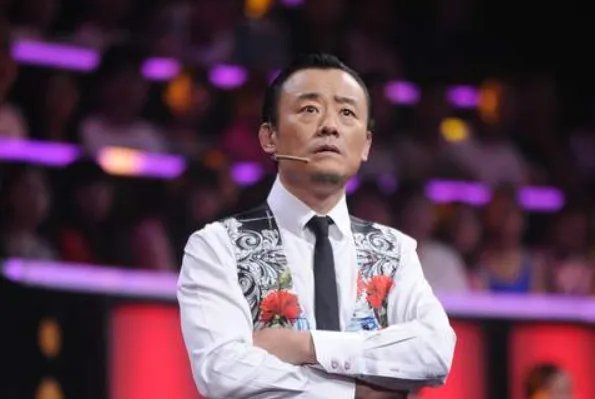 周立波豪宅内宴请滑稽戏前辈，霸气回应：一切正在开始，他还能开始吗？