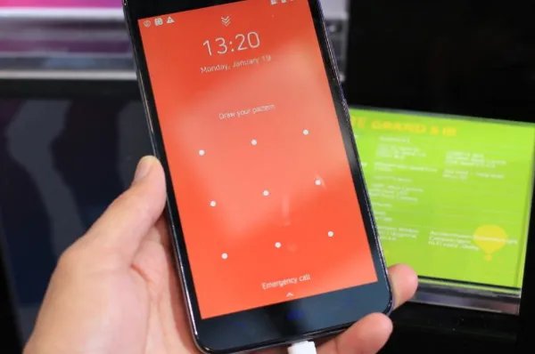 拍照比剪刀手会泄露指纹信息上热搜，还有哪些解锁方式有风险？