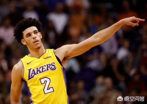 沃顿手指裁判一个一个骂，助教都拉不住，赛后对球哥的话暖心众人，你怎么看？