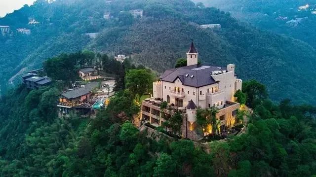 【莫干山民宿游学】探秘裸心堡等8大网红民宿的经营之道，学习7位行业大咖的民宿“真经”