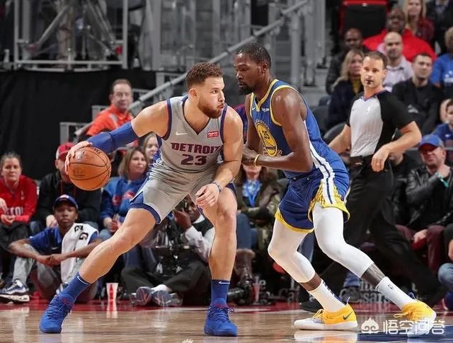 勇士102:111活塞,库里复出得27分,怎么评价库里本场比赛的表现?