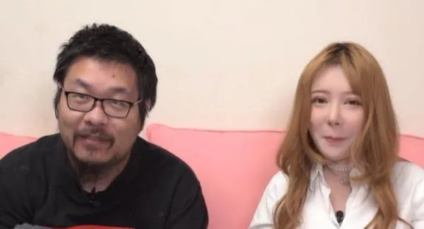 《炉石传说》:主播王师傅太大男子主义,妻子提出离婚,你怎么看这段感情?