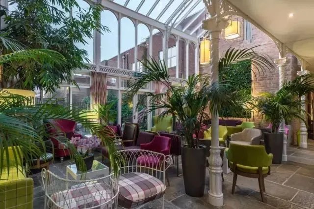 冬日里的花园阳光房，尽享暖暖的春色