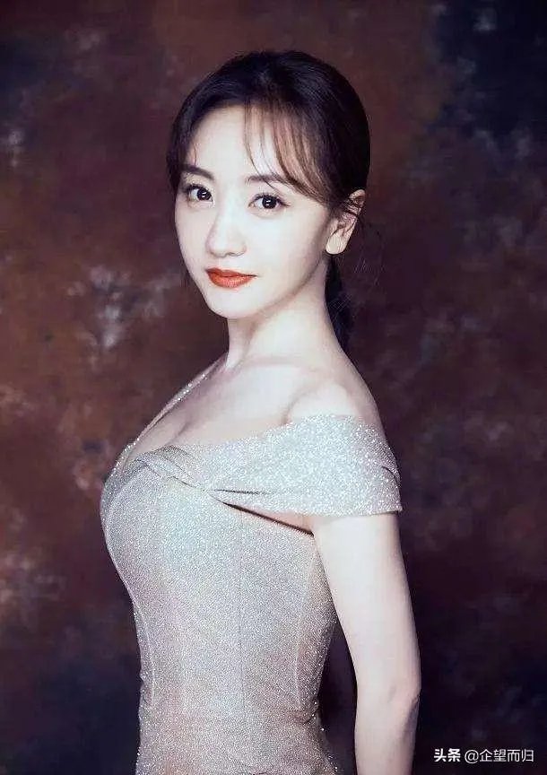 请问谁知道《少年天子》中饰演佟妃的那个演员的资料？谢谢？